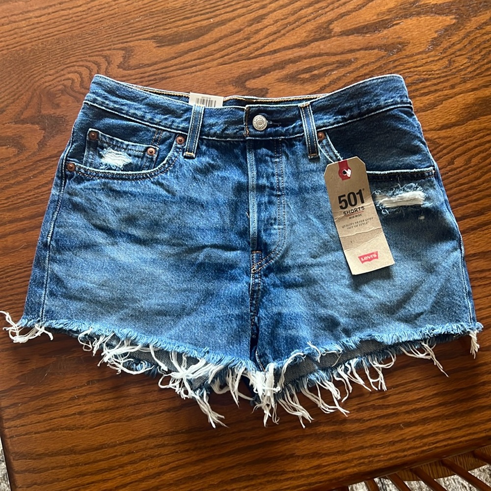 Levi’s 501 jean shorts size 27 NWT #110